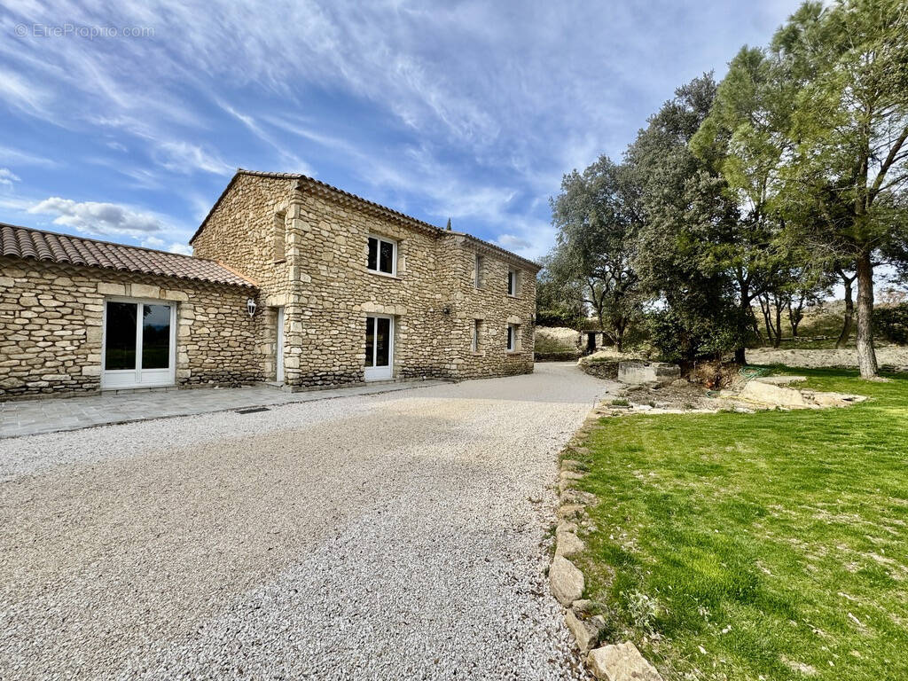 Maison à LA BAUME-DE-TRANSIT