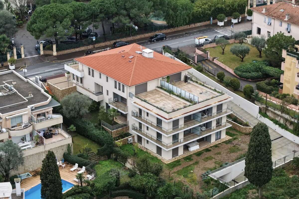 Appartement à ROQUEBRUNE-CAP-MARTIN