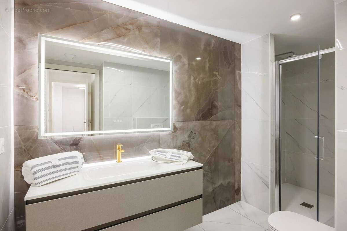 Appartement à ROQUEBRUNE-CAP-MARTIN