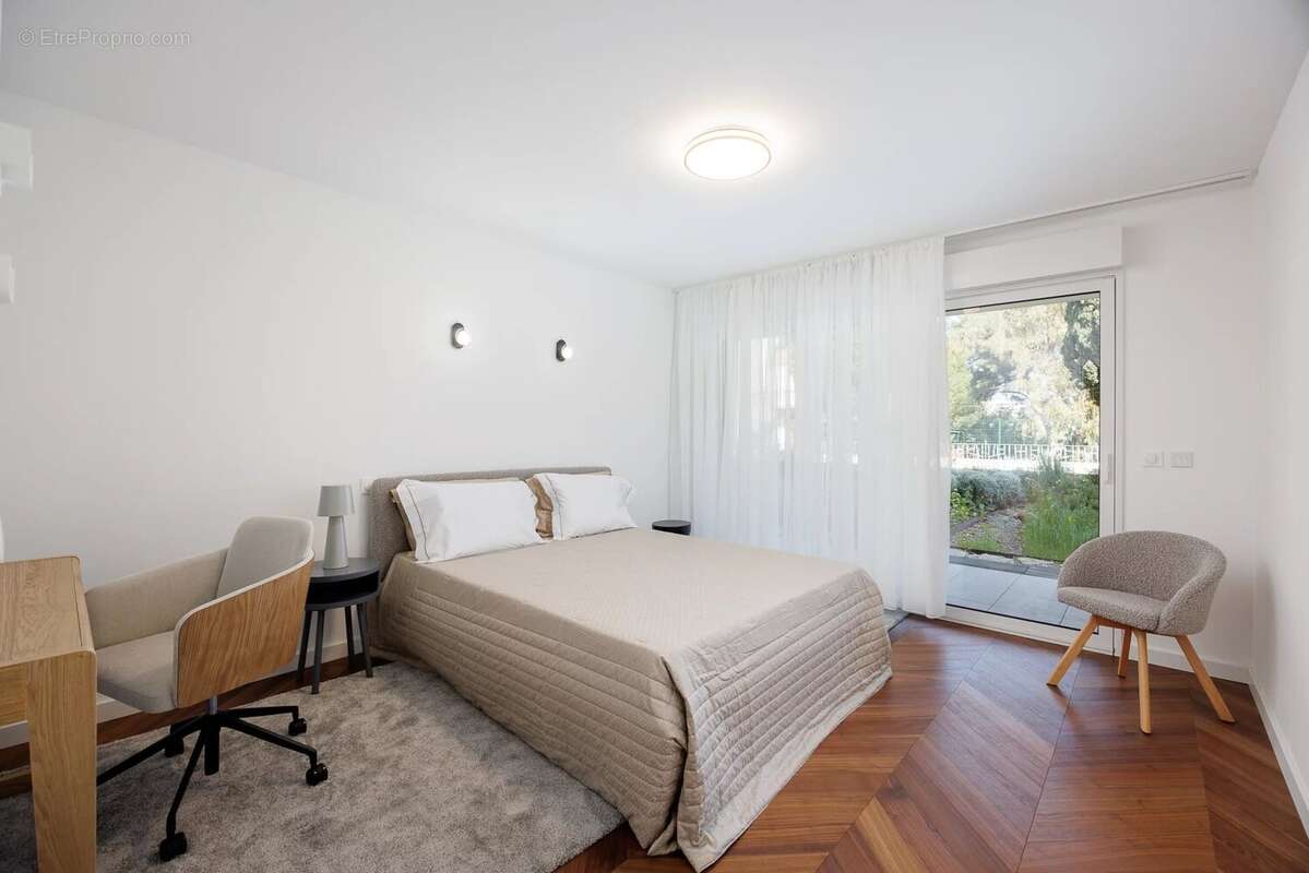 Appartement à ROQUEBRUNE-CAP-MARTIN