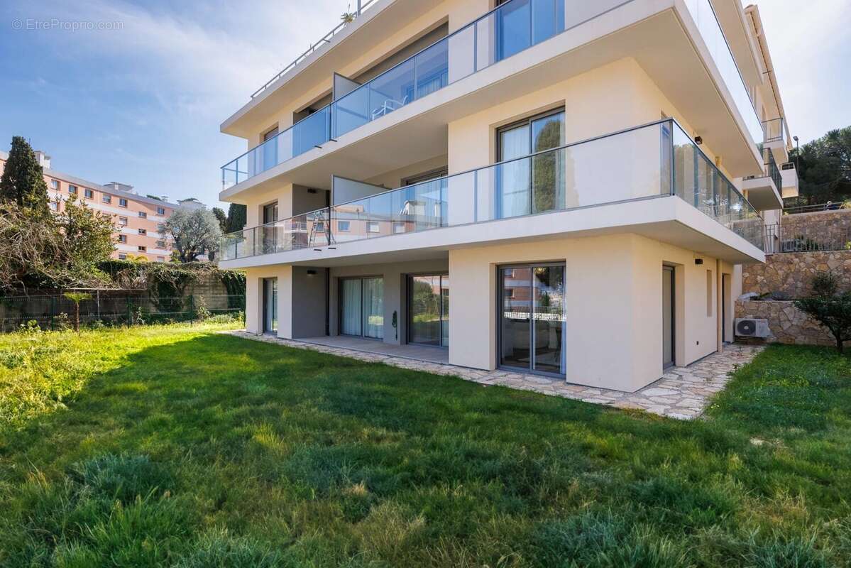 Appartement à ROQUEBRUNE-CAP-MARTIN