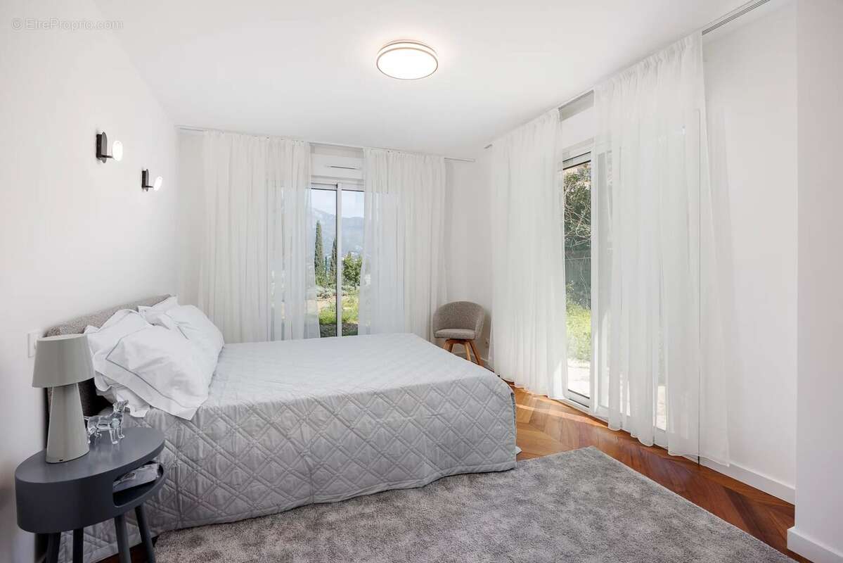 Appartement à ROQUEBRUNE-CAP-MARTIN