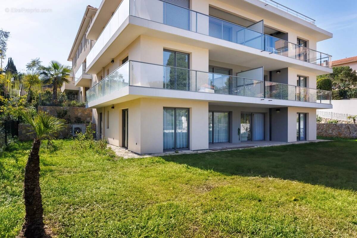 Appartement à ROQUEBRUNE-CAP-MARTIN