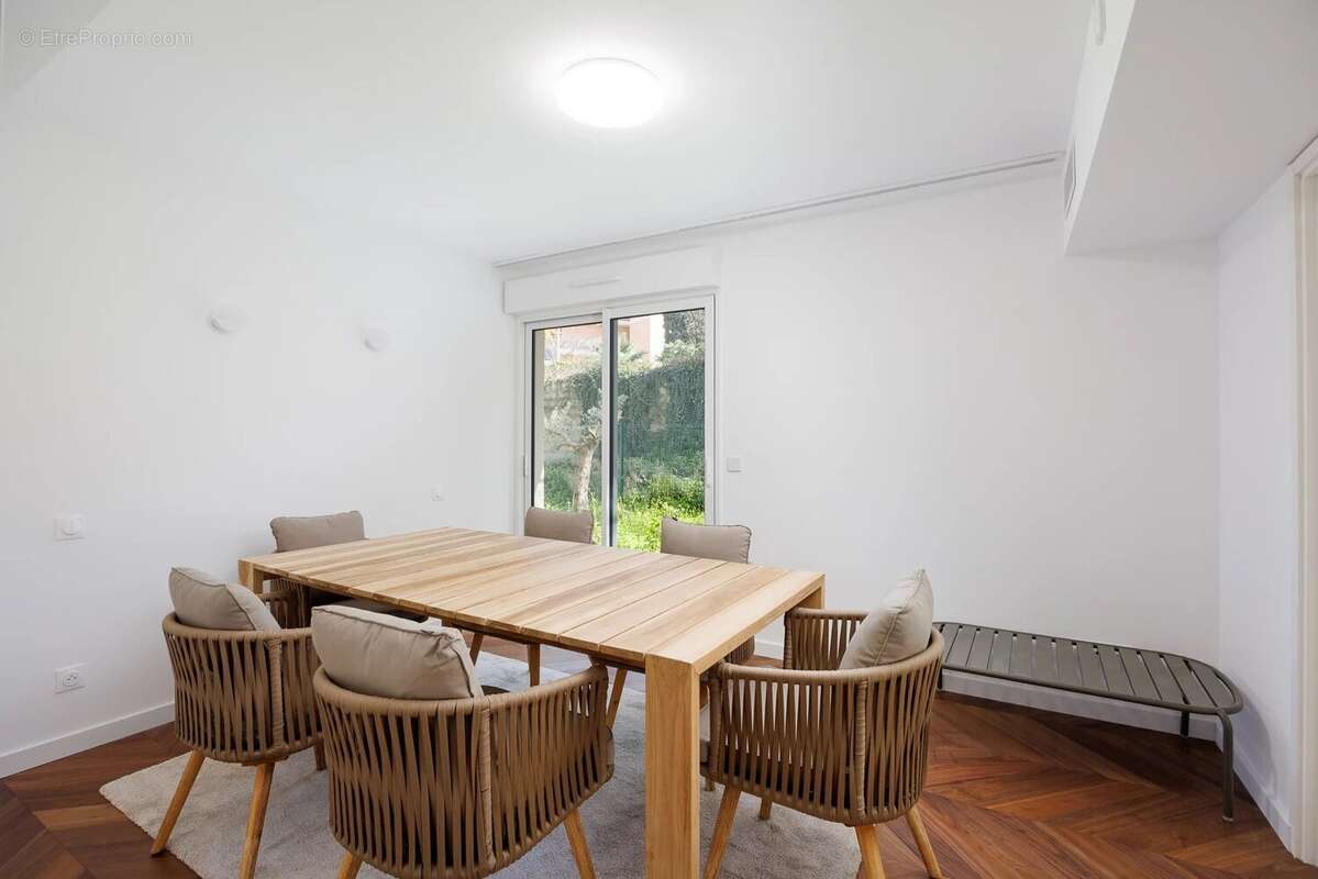 Appartement à ROQUEBRUNE-CAP-MARTIN