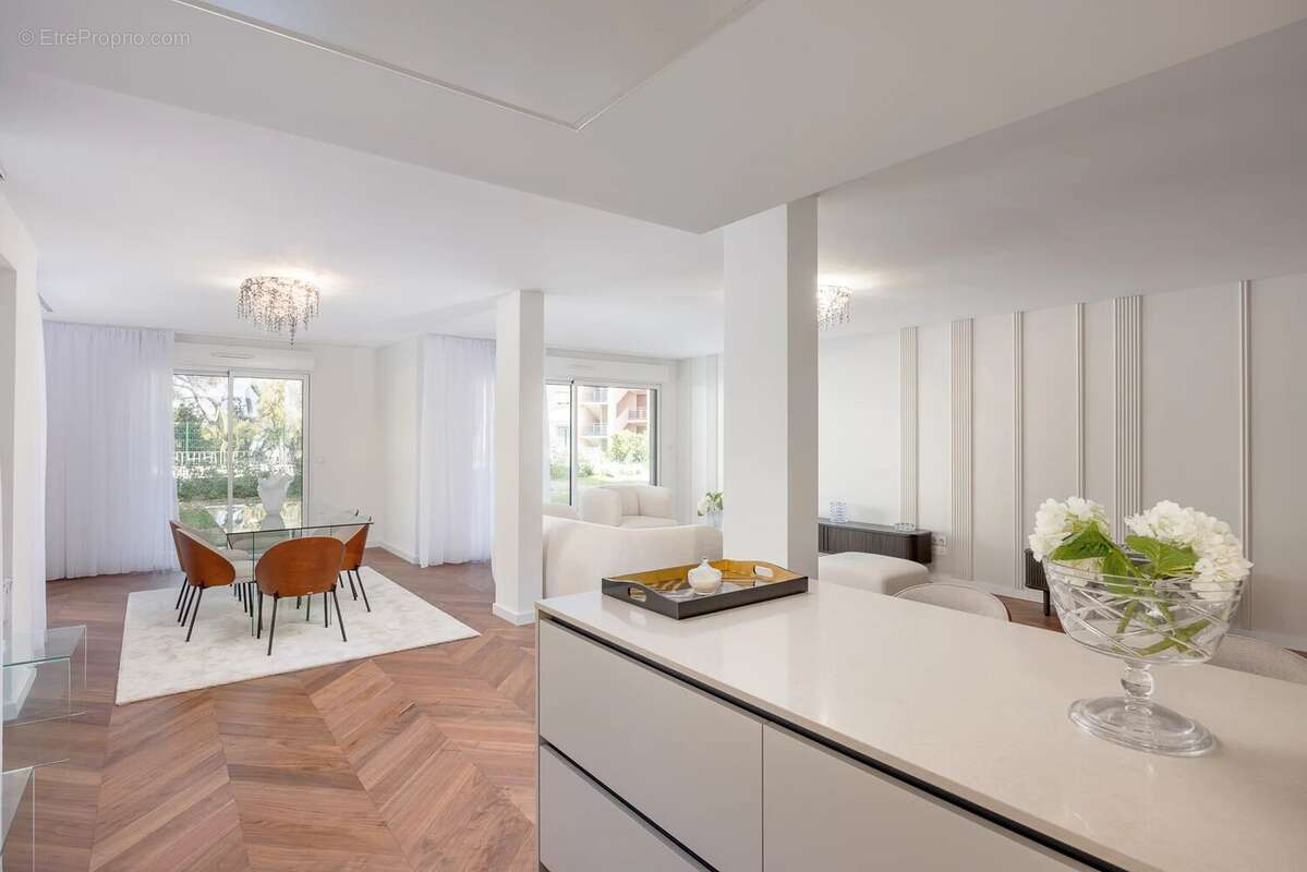 Appartement à ROQUEBRUNE-CAP-MARTIN