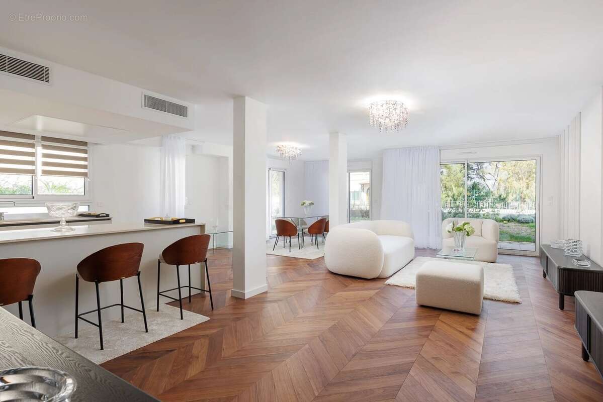 Appartement à ROQUEBRUNE-CAP-MARTIN