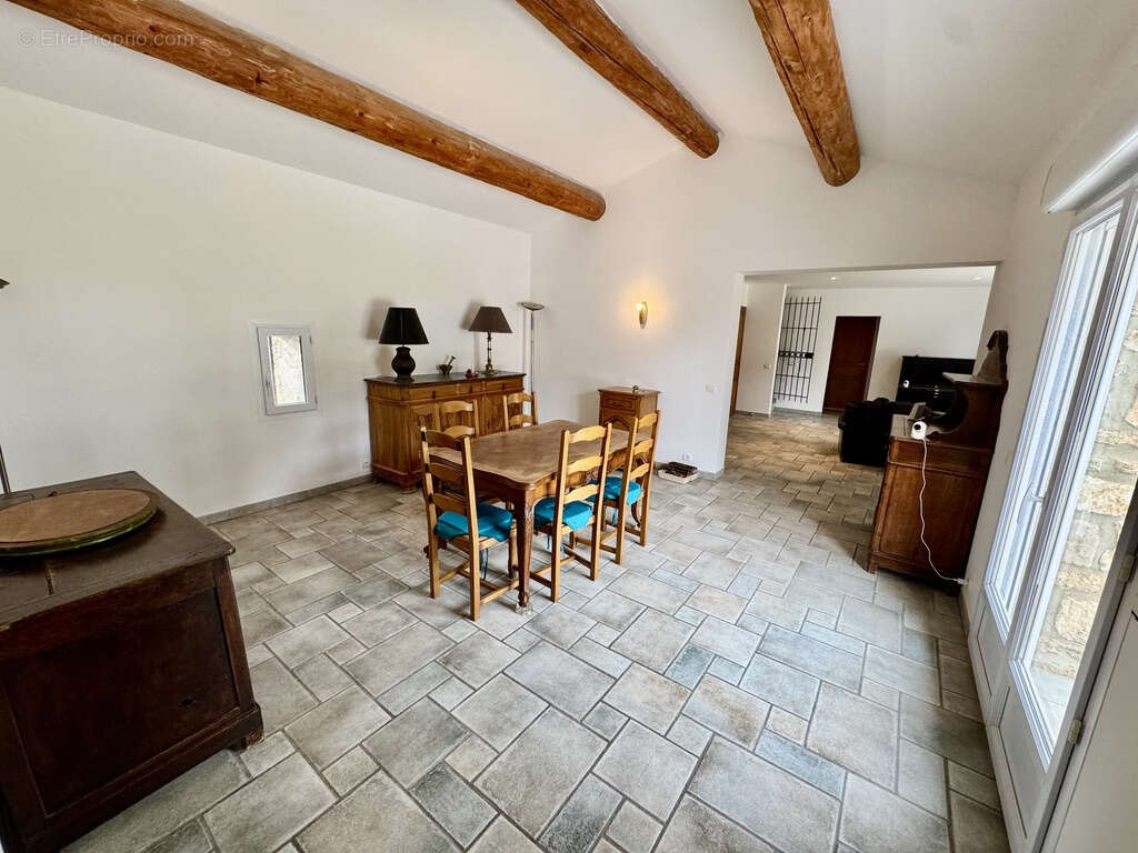 Maison à LA BAUME-DE-TRANSIT