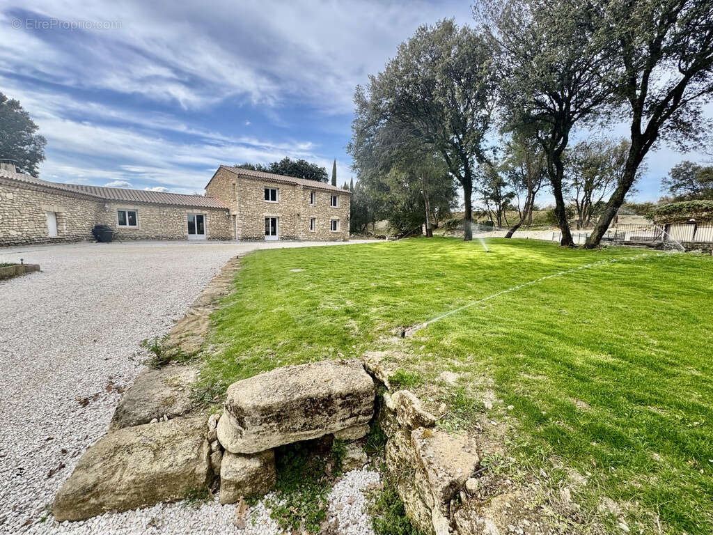 Maison à LA BAUME-DE-TRANSIT