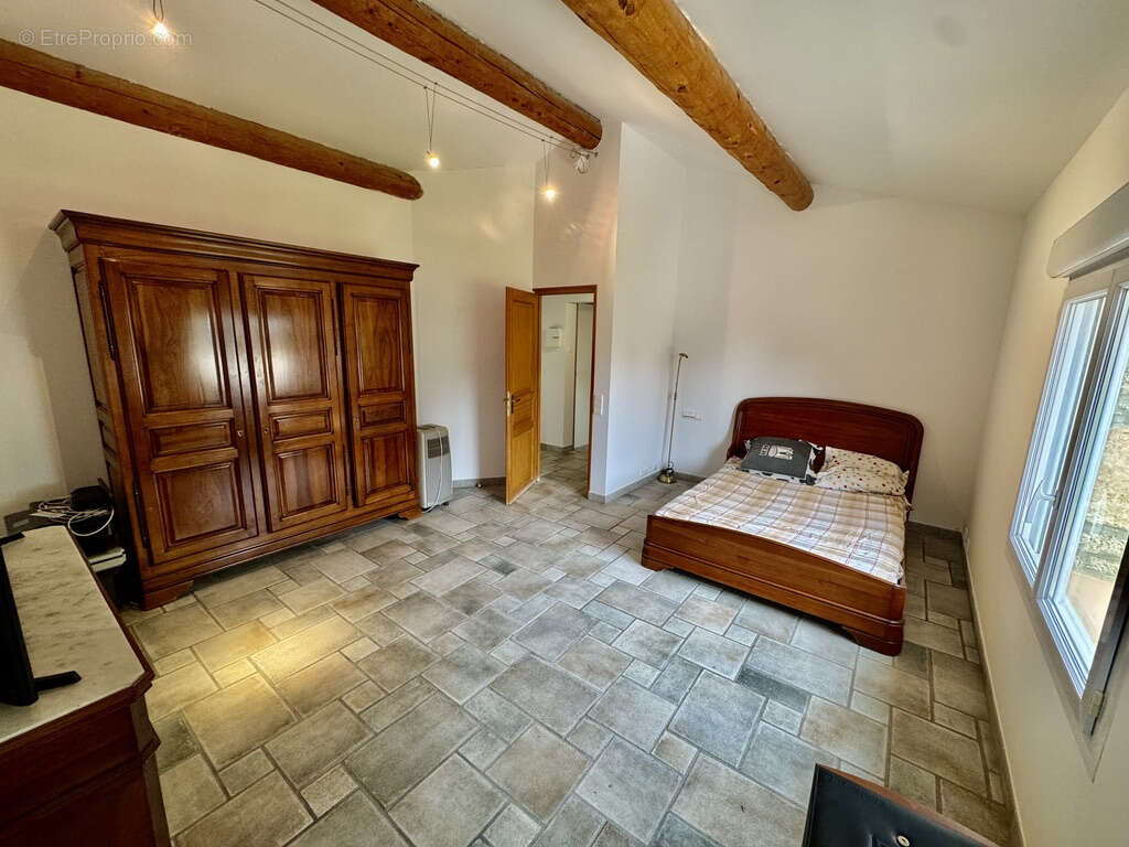 Maison à LA BAUME-DE-TRANSIT