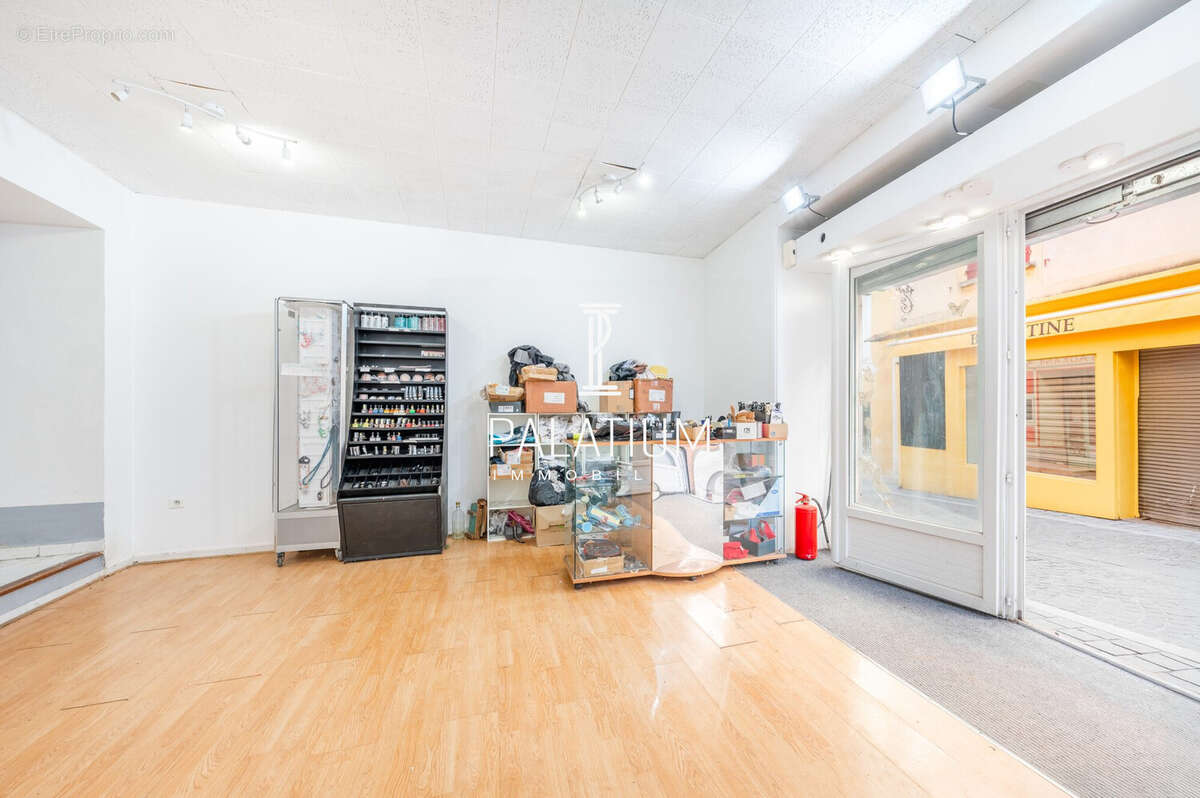 Commerce à GREOUX-LES-BAINS