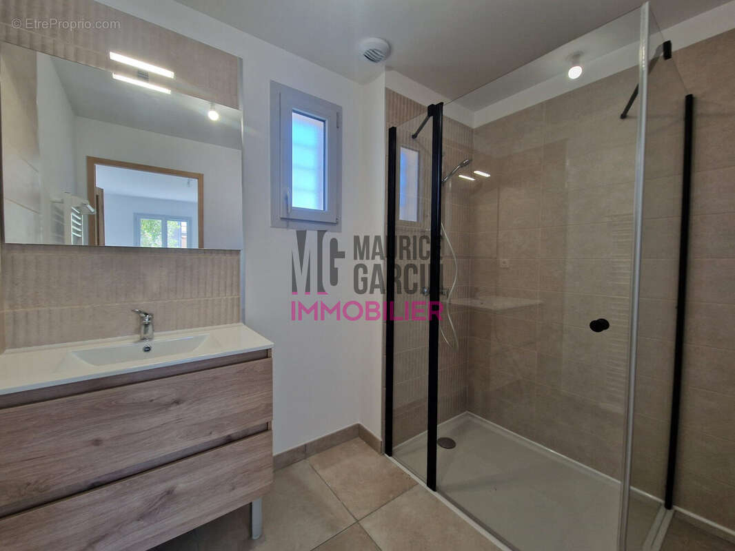 Maison à SAUMANE-DE-VAUCLUSE