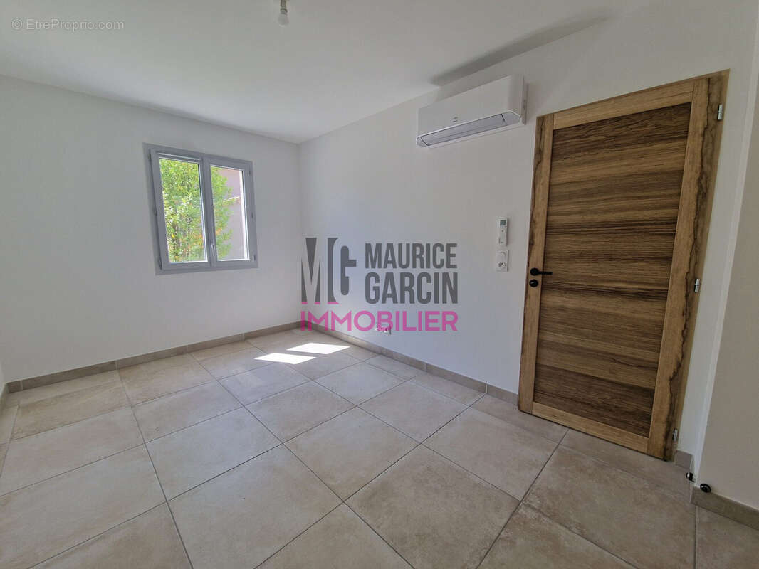 Maison à SAUMANE-DE-VAUCLUSE