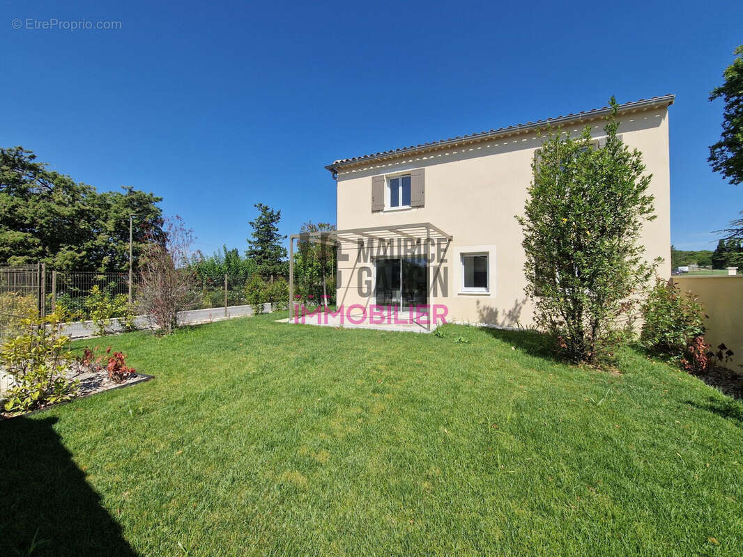 Maison à SAUMANE-DE-VAUCLUSE