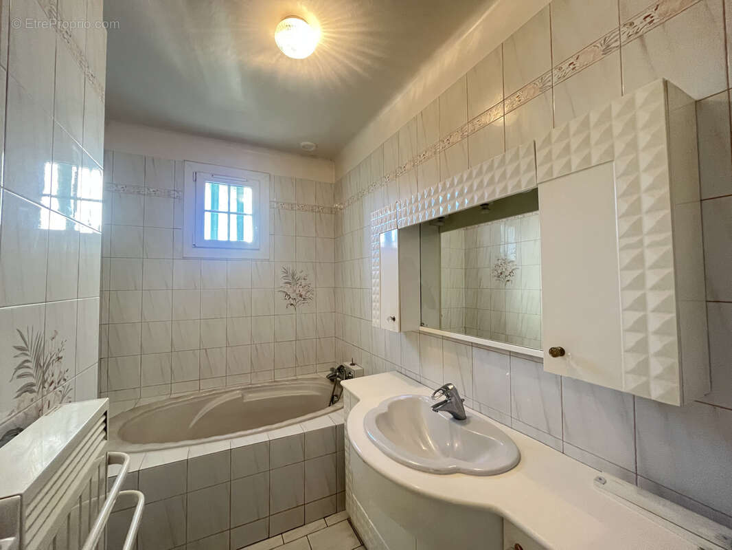 Maison à SAINT-MAXIMIN-LA-SAINTE-BAUME