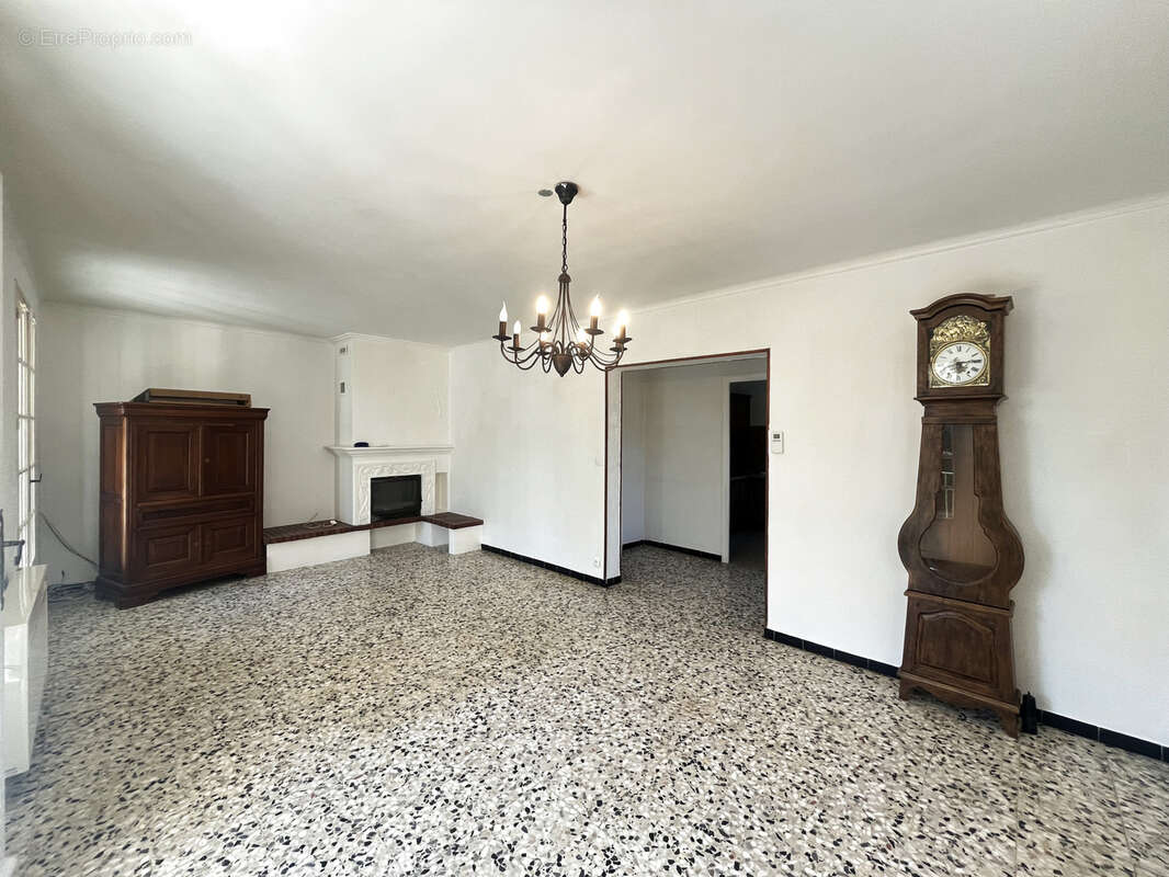 Maison à SAINT-MAXIMIN-LA-SAINTE-BAUME