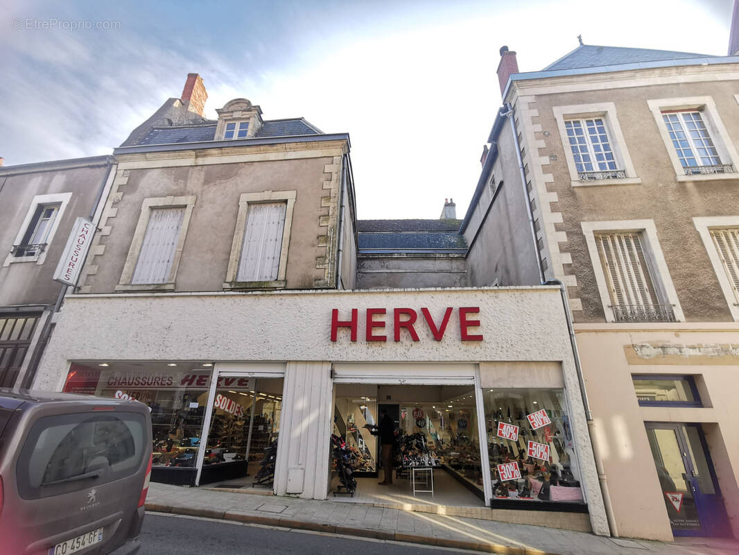 Appartement à LA CHARITE-SUR-LOIRE