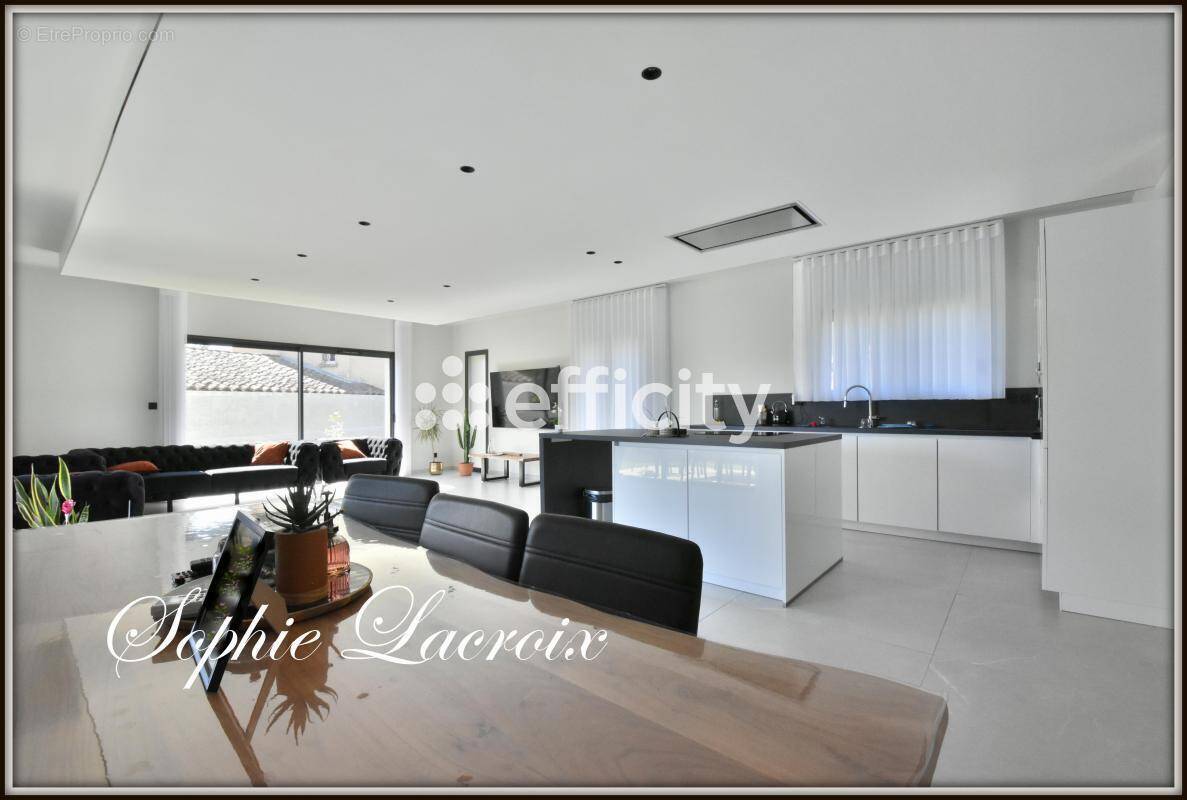 Maison à LE PEAGE-DE-ROUSSILLON