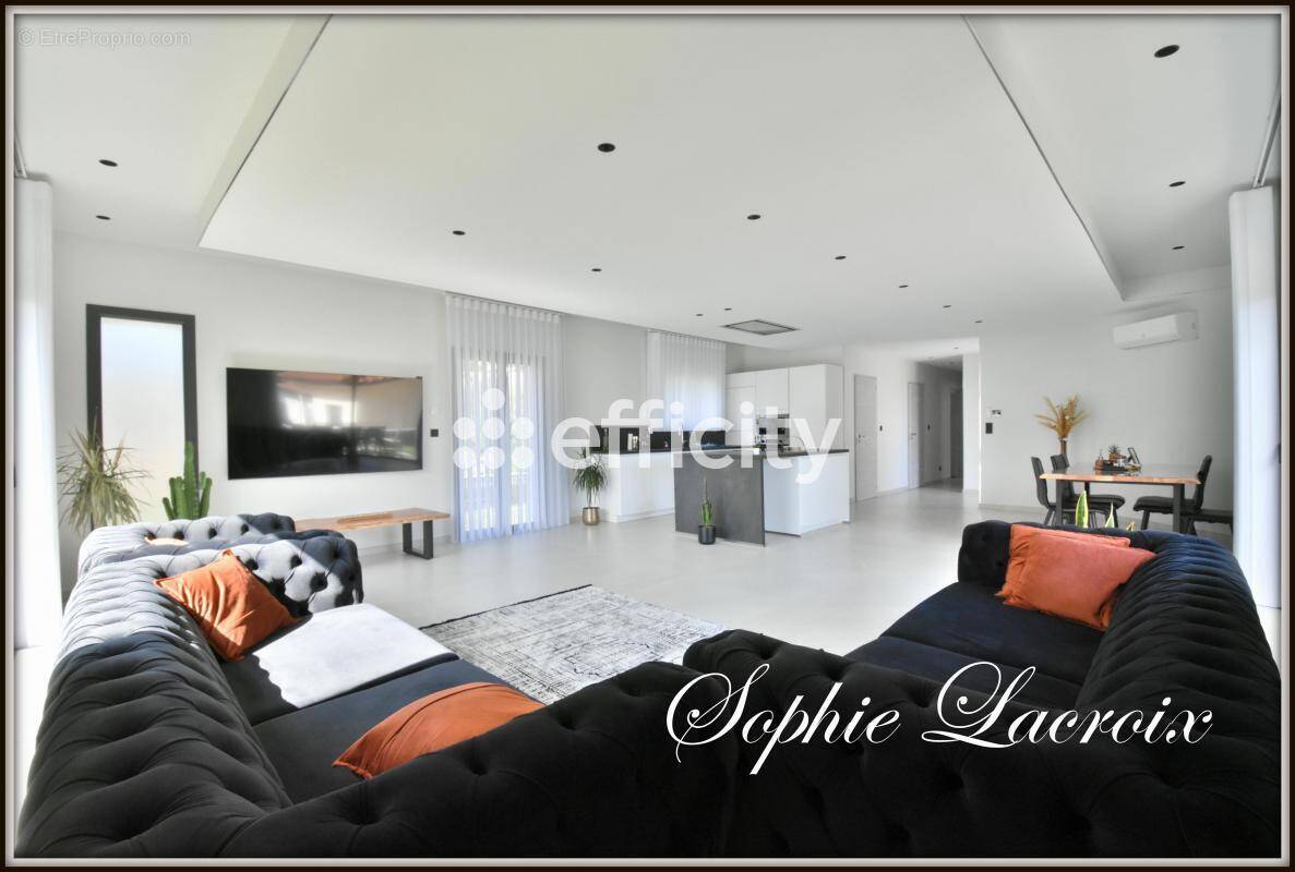 Maison à LE PEAGE-DE-ROUSSILLON