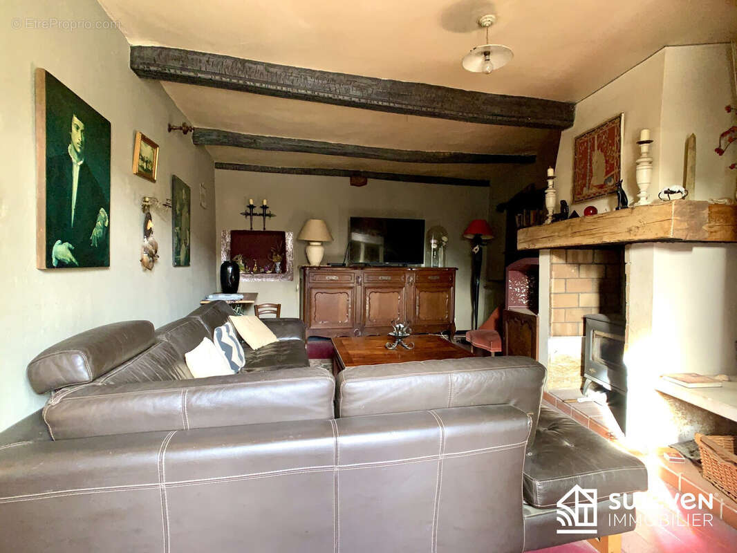 Maison à COUSTOUGES