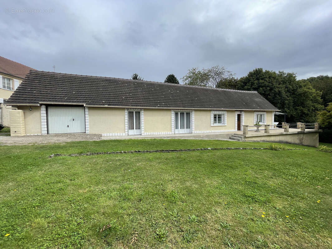 Maison à SAINTE-GENEVIEVE