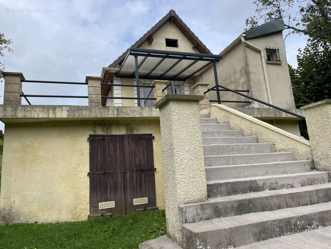 Maison à SAINTE-GENEVIEVE