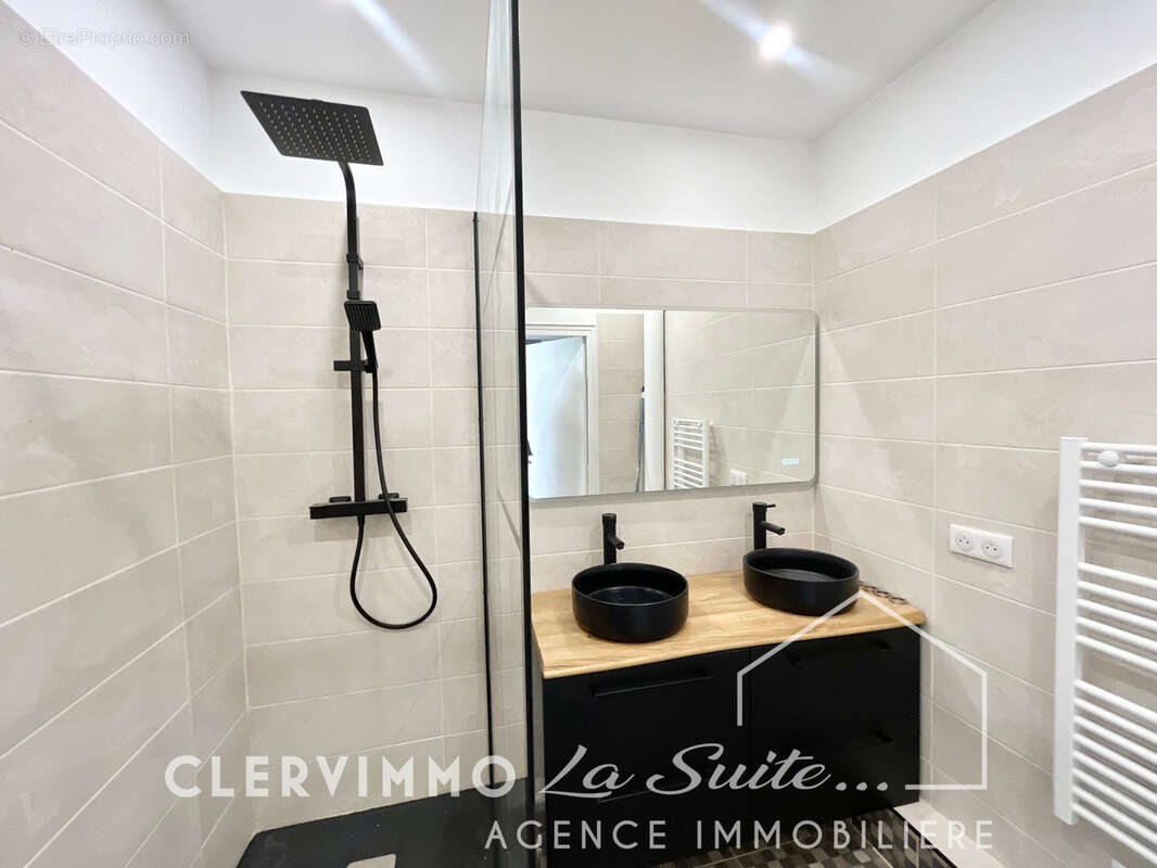 Appartement à MARSEILLE-4E