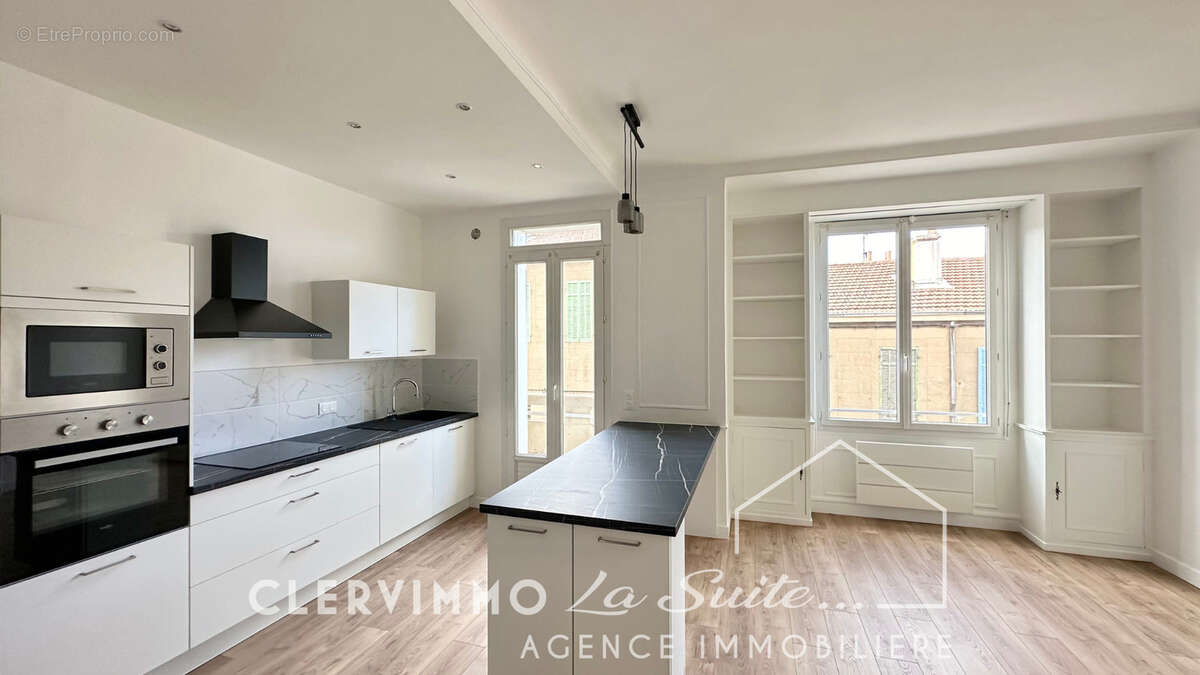 Appartement à MARSEILLE-4E