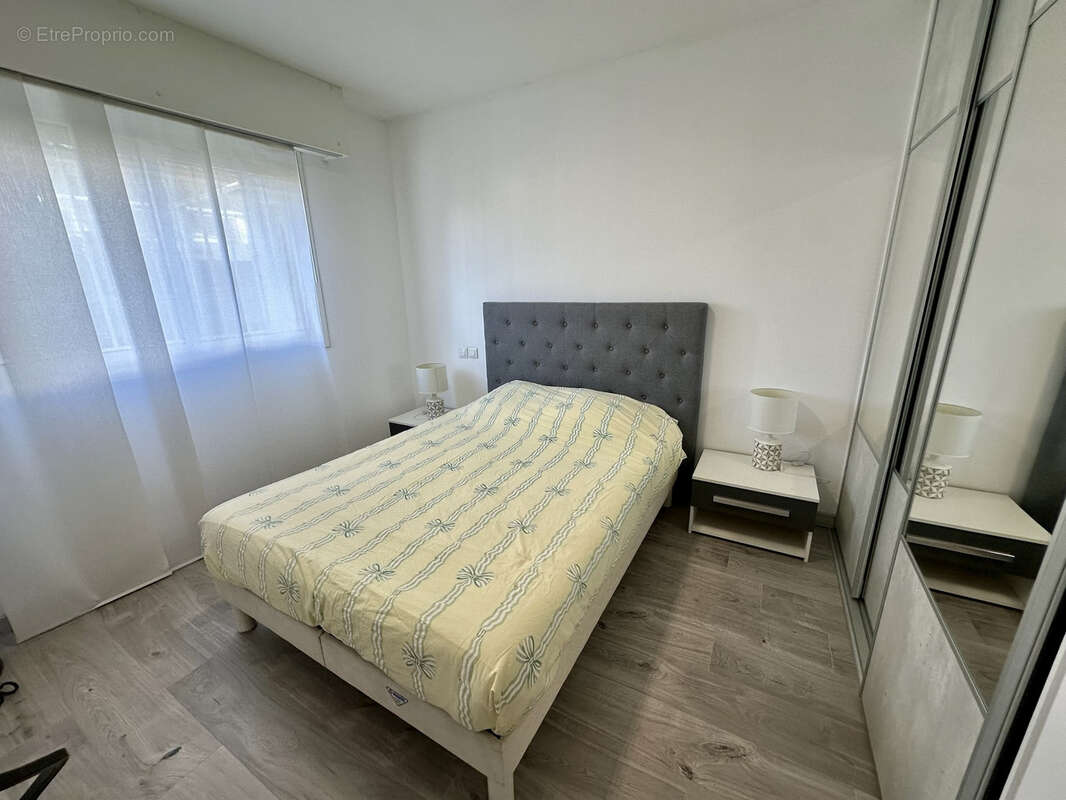 Appartement à SAINT-LAURENT-DU-VAR