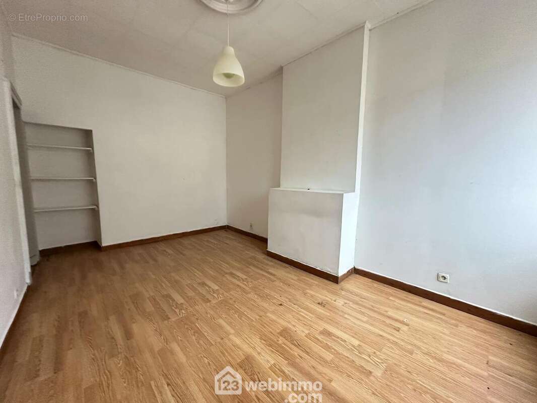 La deuxième chambre de 14 m² - Maison à FESTIEUX