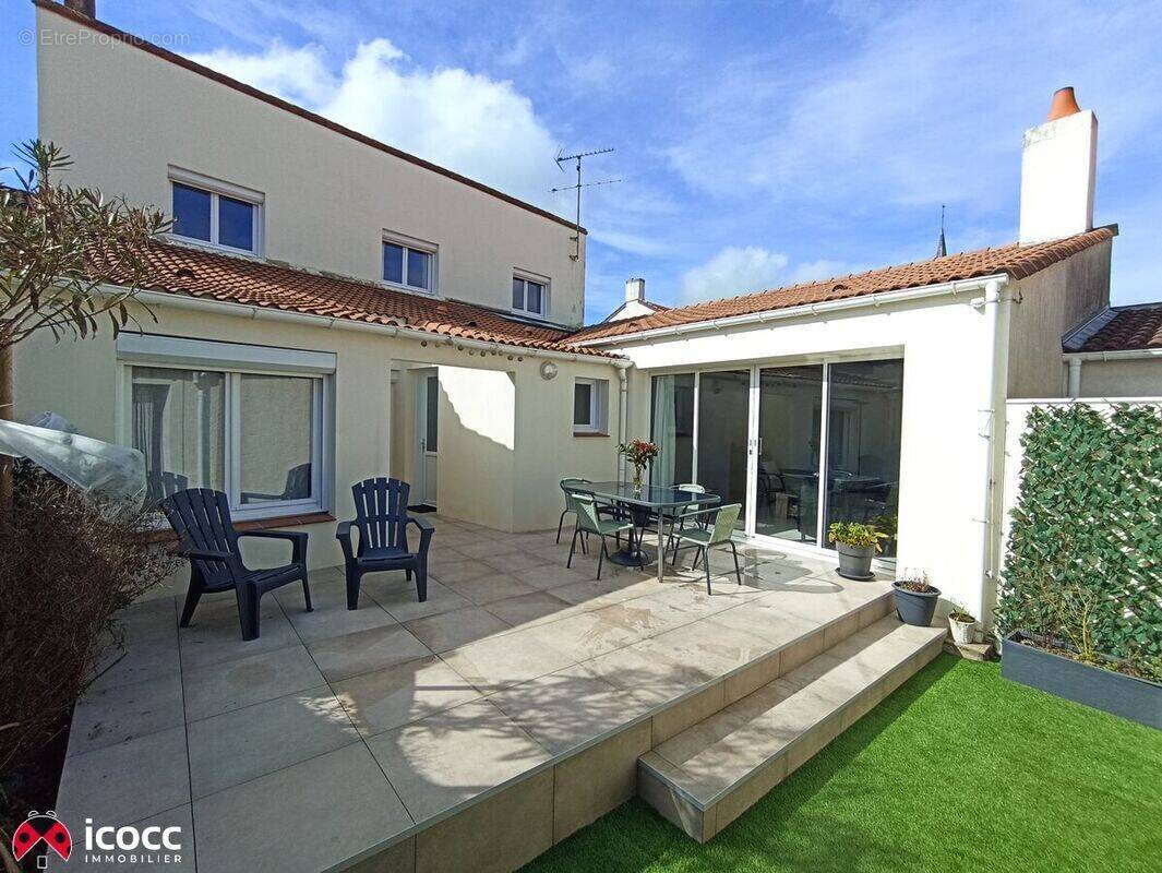 Maison à NIEUL-LE-DOLENT