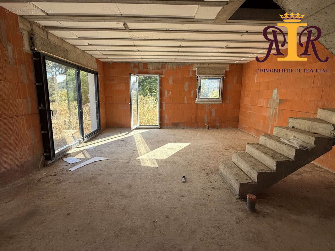 Séjour actuellement - Maison à LA BASTIDE-DES-JOURDANS