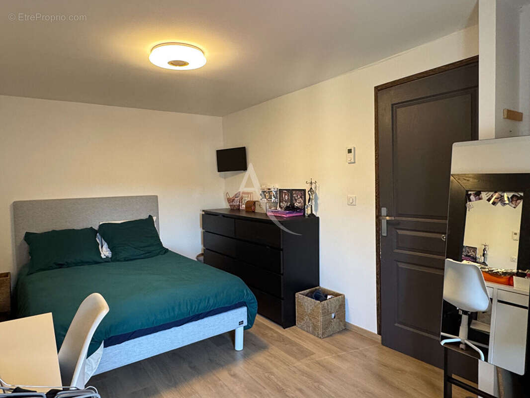 Maison à DUN-LE-POELIER