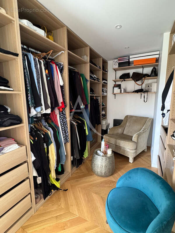 Maison à DUN-LE-POELIER