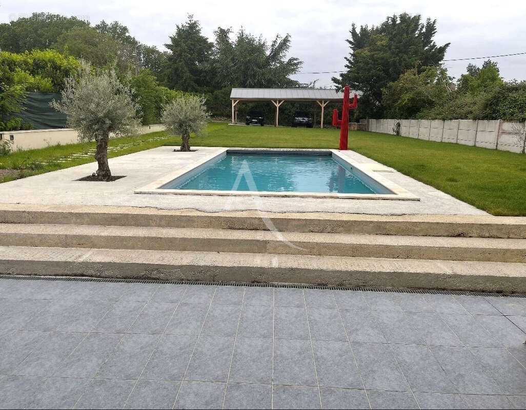 Maison à DUN-LE-POELIER