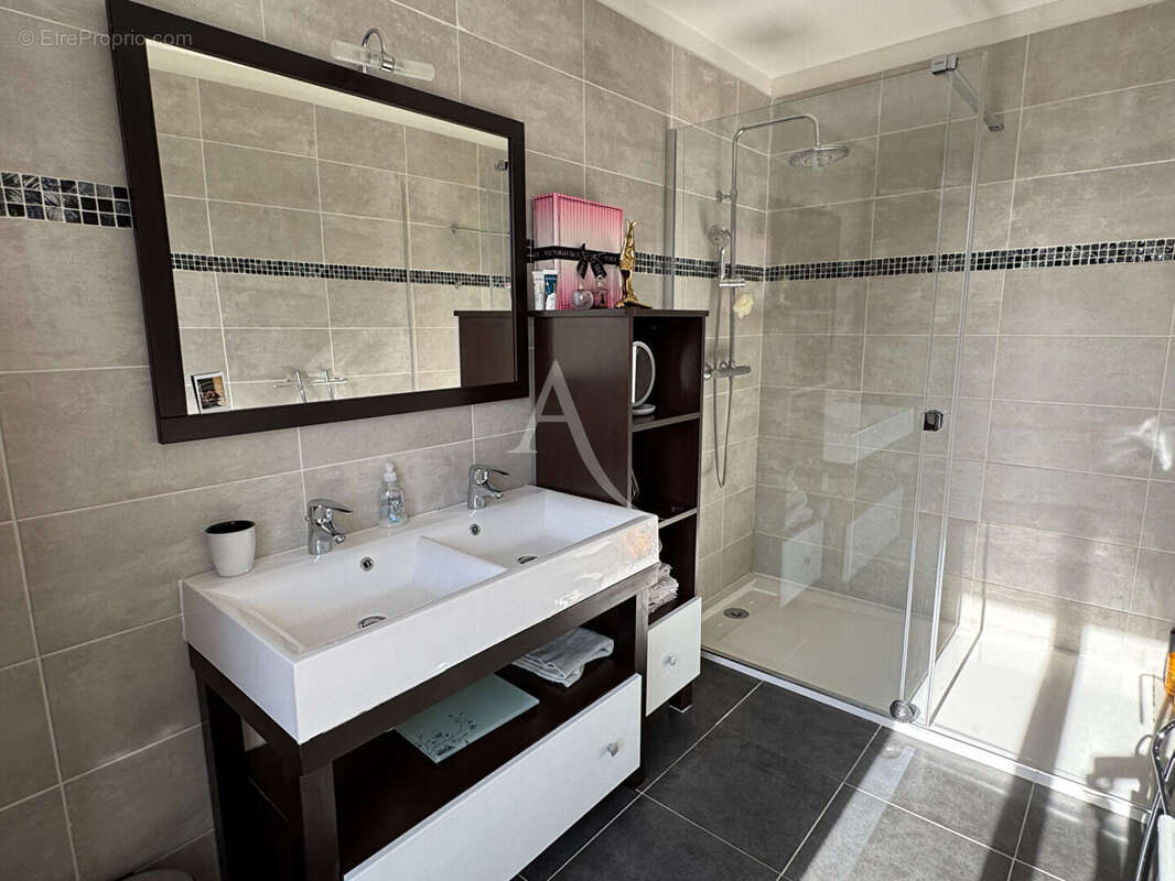 Maison à DUN-LE-POELIER