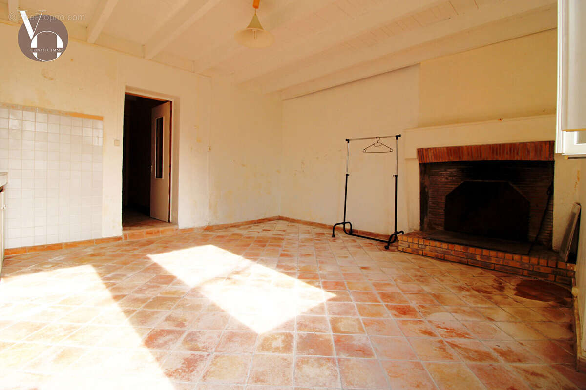 Maison à SAINT-GENIS-D&#039;HIERSAC