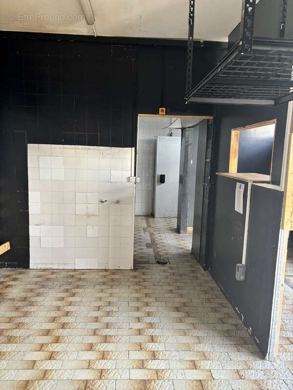 Commerce à DEVILLE-LES-ROUEN