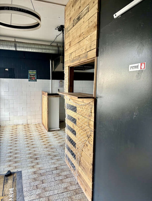 Commerce à DEVILLE-LES-ROUEN