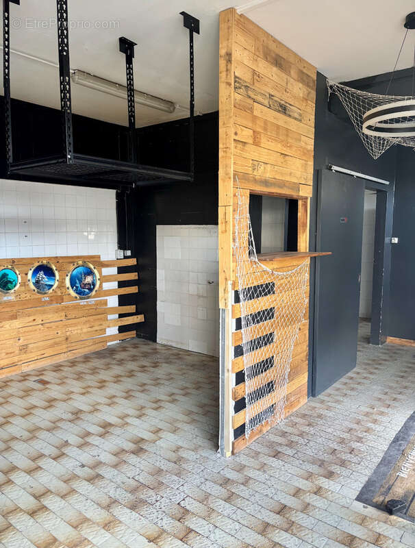 Commerce à DEVILLE-LES-ROUEN