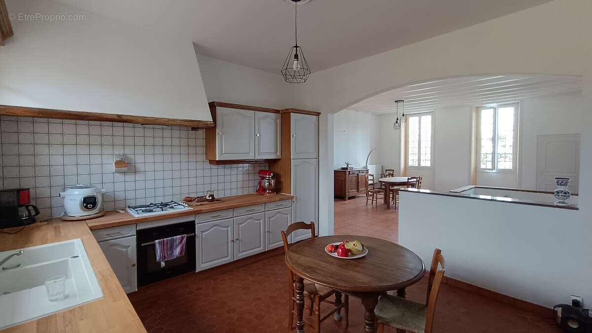 Maison à VILLARS-EN-PONS