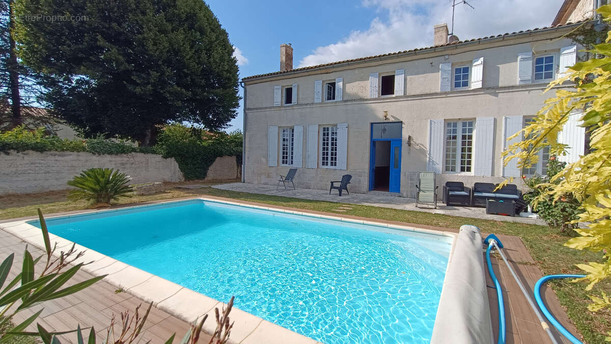 Maison à VILLARS-EN-PONS