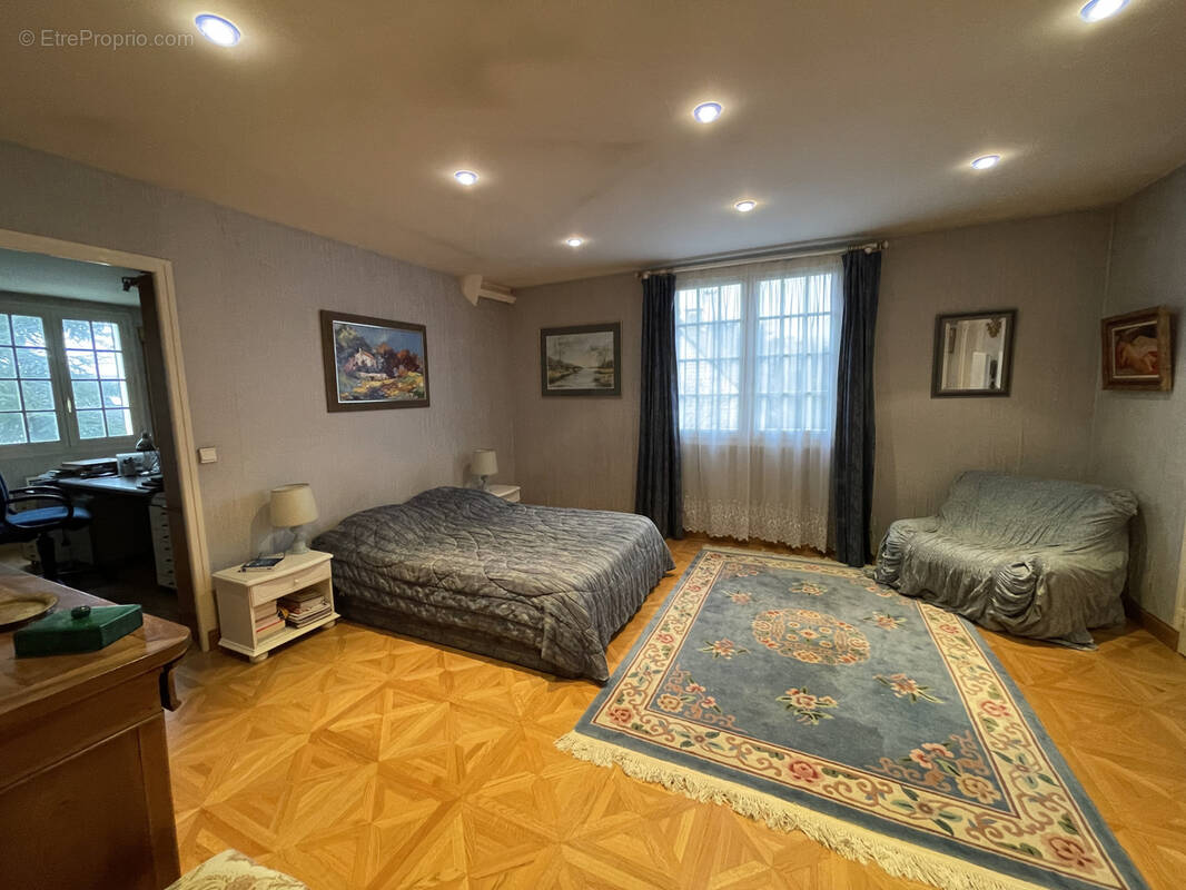 Maison à CERNAY-LA-VILLE