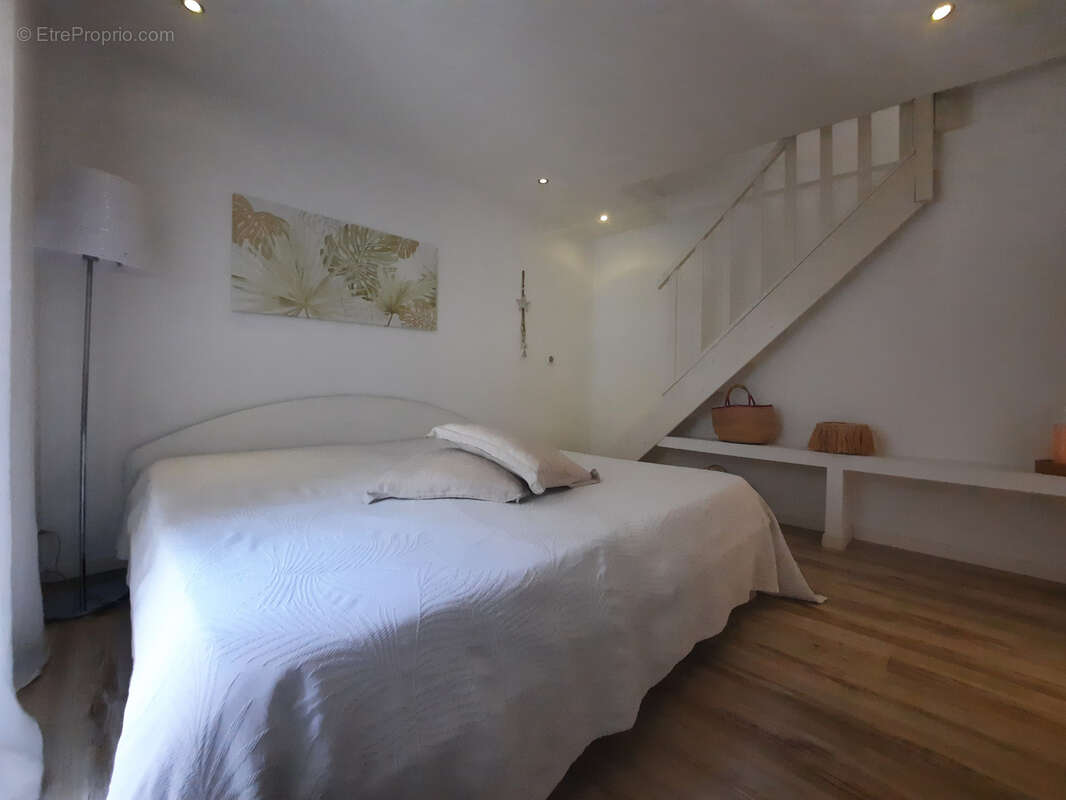 Maison à SAINT-GENIES-DE-MALGOIRES