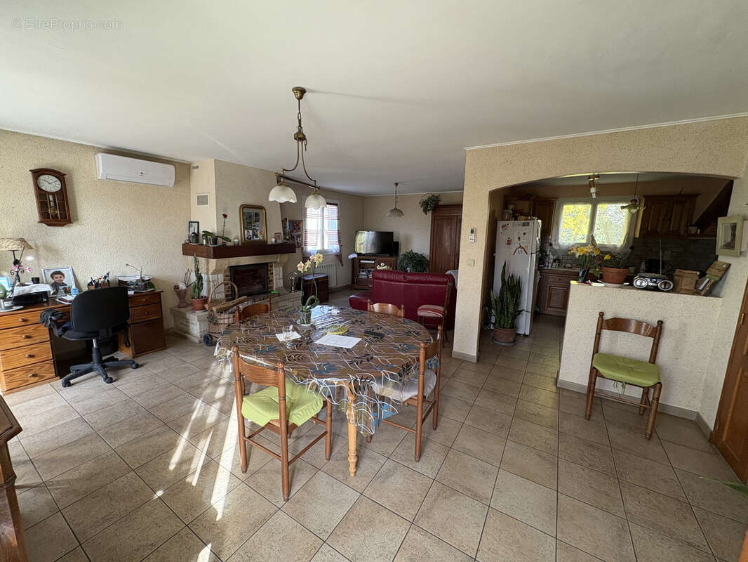 Maison à FEUGAROLLES