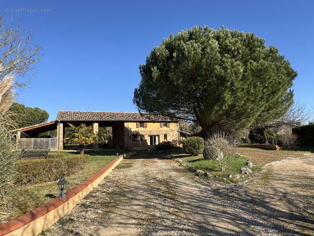 Maison à LE CASTERA