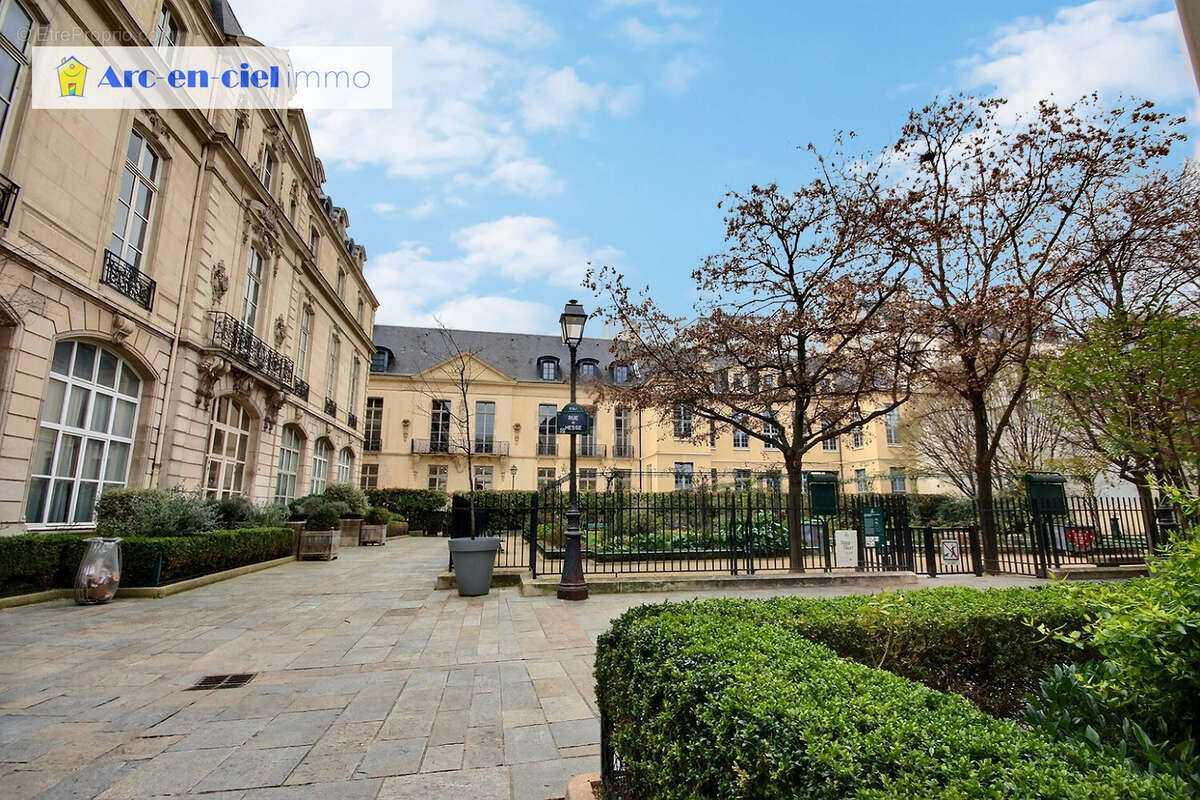 Appartement à PARIS-3E