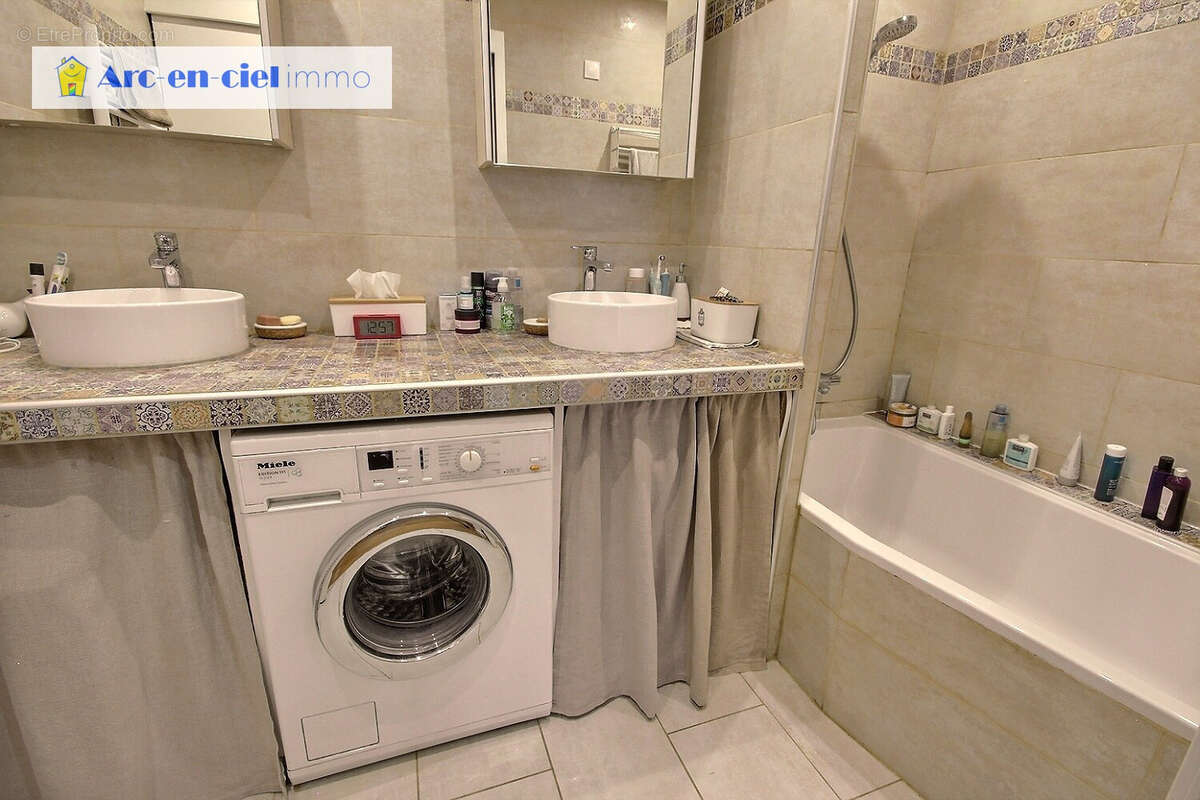 Appartement à PARIS-3E