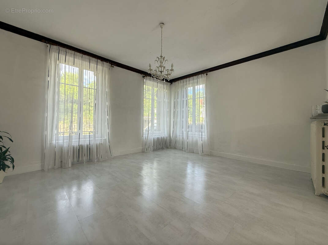 Maison à CONTREXEVILLE