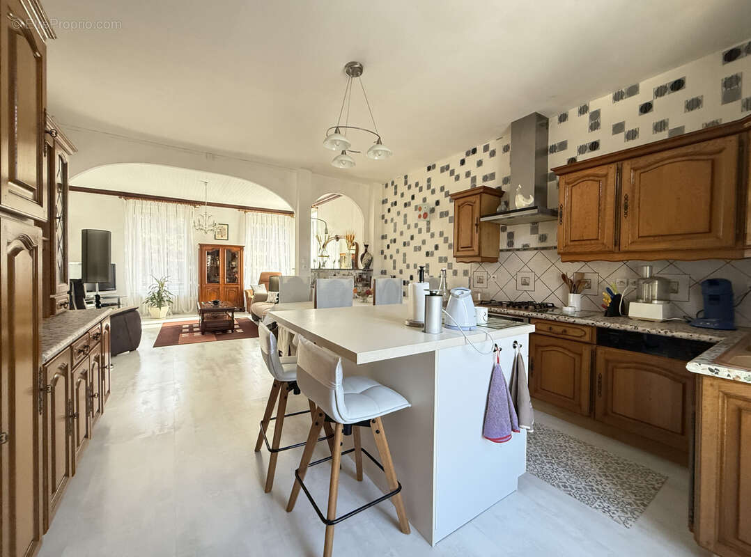 Maison à CONTREXEVILLE