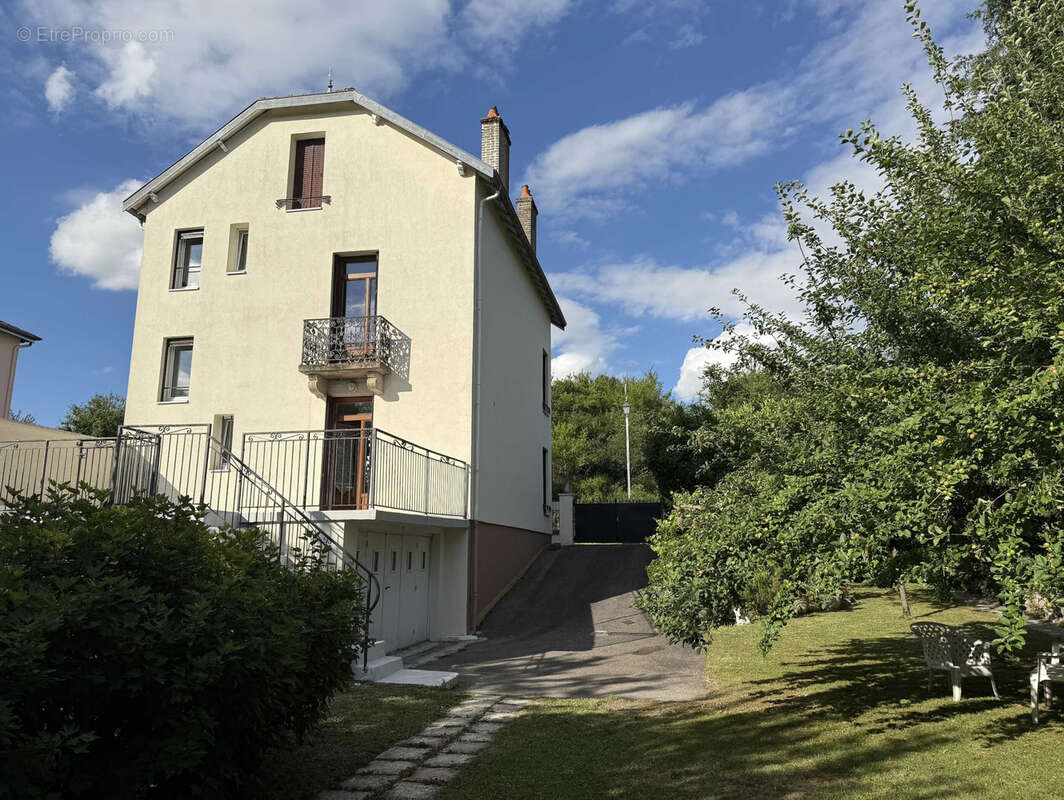 Maison à CONTREXEVILLE